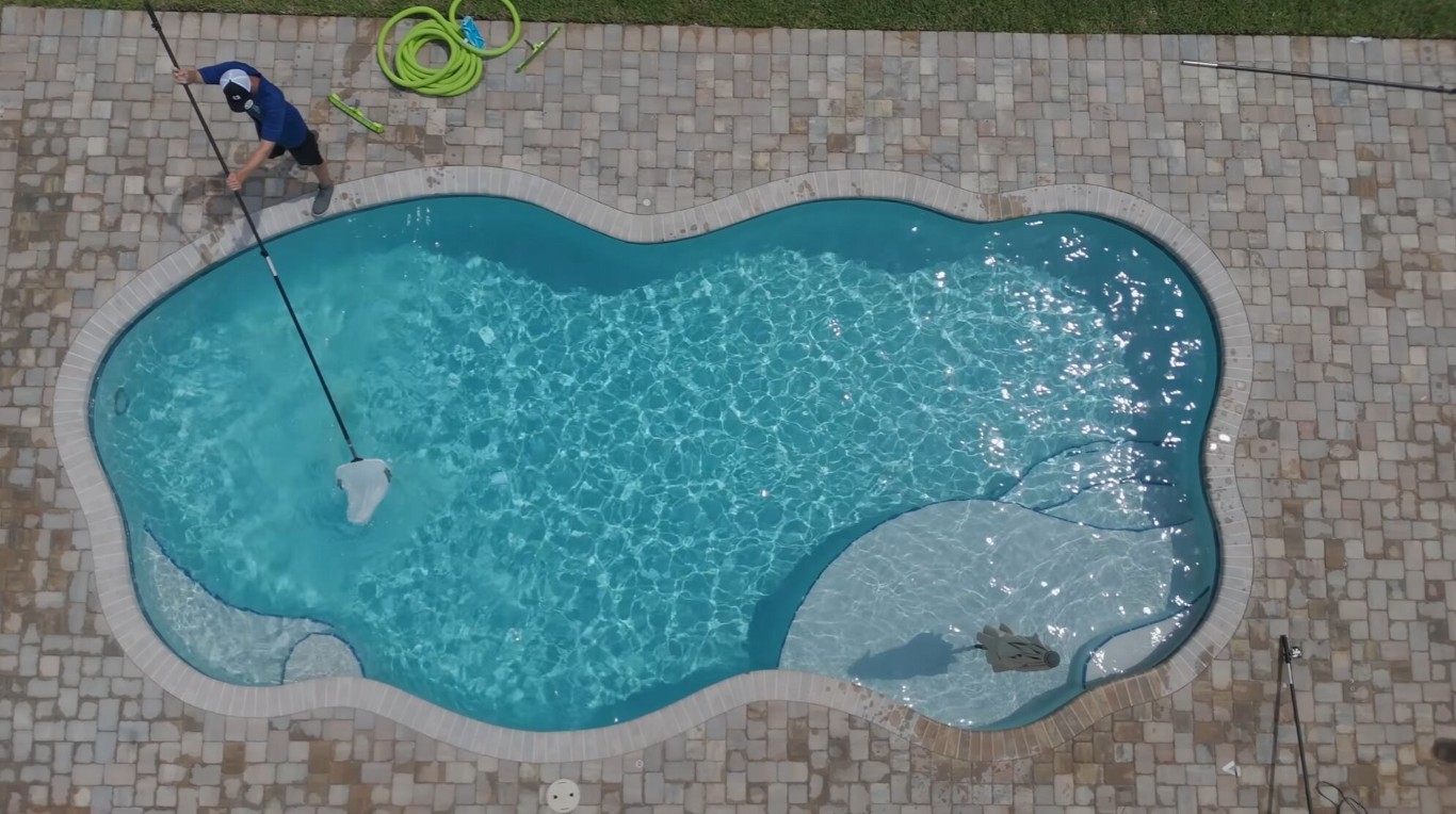 Weekly Pool Cleaning Service in San Juan Capistrano, CA